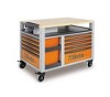Carrello Con Assortimento Di Utensili
