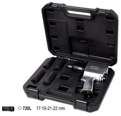 Assortimento Di Un Avvitatore Reversibile E Quattro Bussole A Macchina Serie Lunga