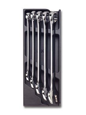 Termoformato Rigido Con Assortimento Di Utensili