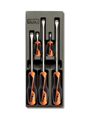 Termoformato Rigido Con Assortimento Di Utensili