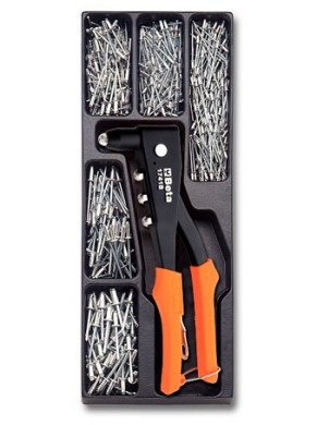 Termoformato Rigido Con Assortimento Di Utensili